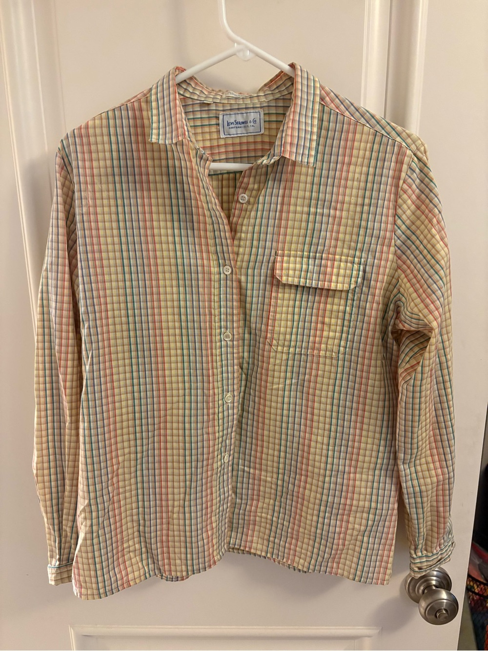 Vintage Levi’s Plaid Long-Sleeve Button Up Shirt